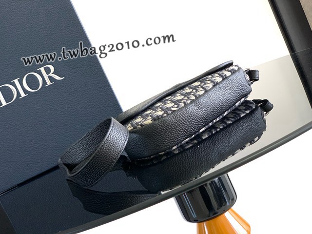 Dior专柜2025新款男装系列马鞍包迪奥高仿原单牛皮男士斜挎包 djfk1726